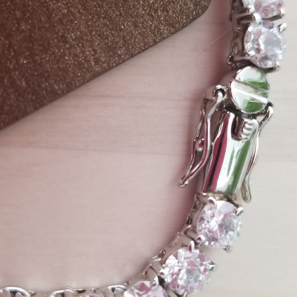 Royal Gorgeous Cubic Zirconia Bridal Jewel… - Picture 8 of 10